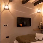 דירה Zekka House